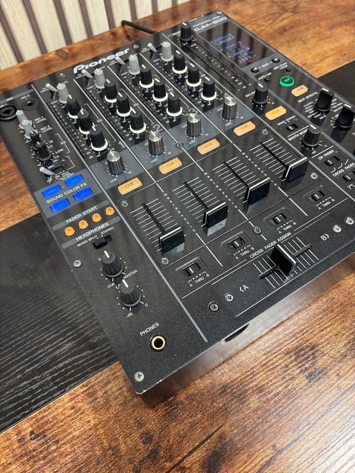 Pioneer DJM-800 4-Channel Pro DJ Mixer