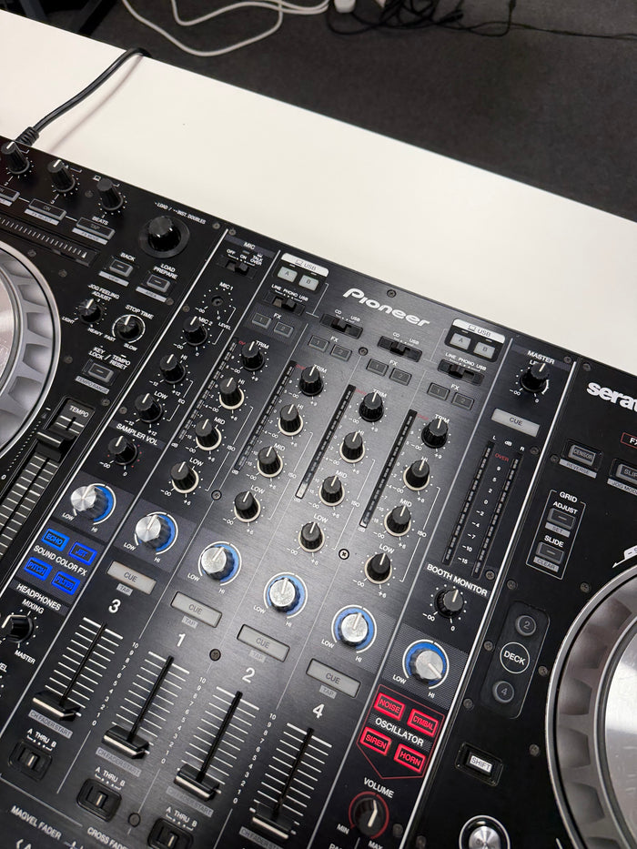 Pioneer DDJ-SZ Controller