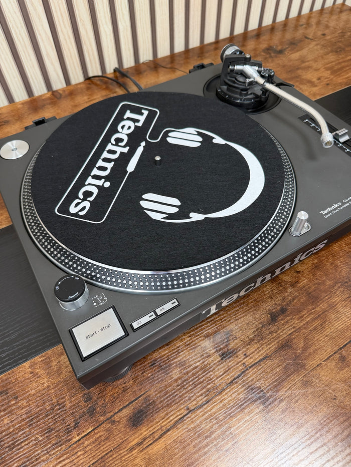 Technics SL-1210MK2 Turntable