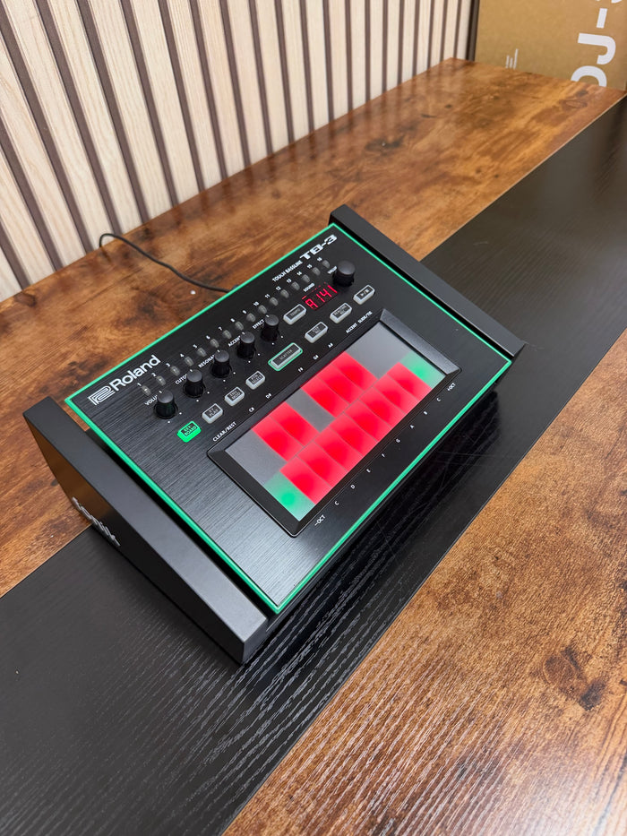 Roland TB-3 Synthesiser