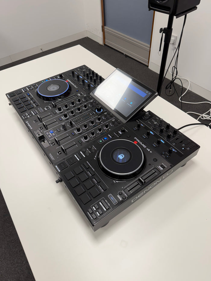 Denon Prime 4 + Standalone DJ Controller