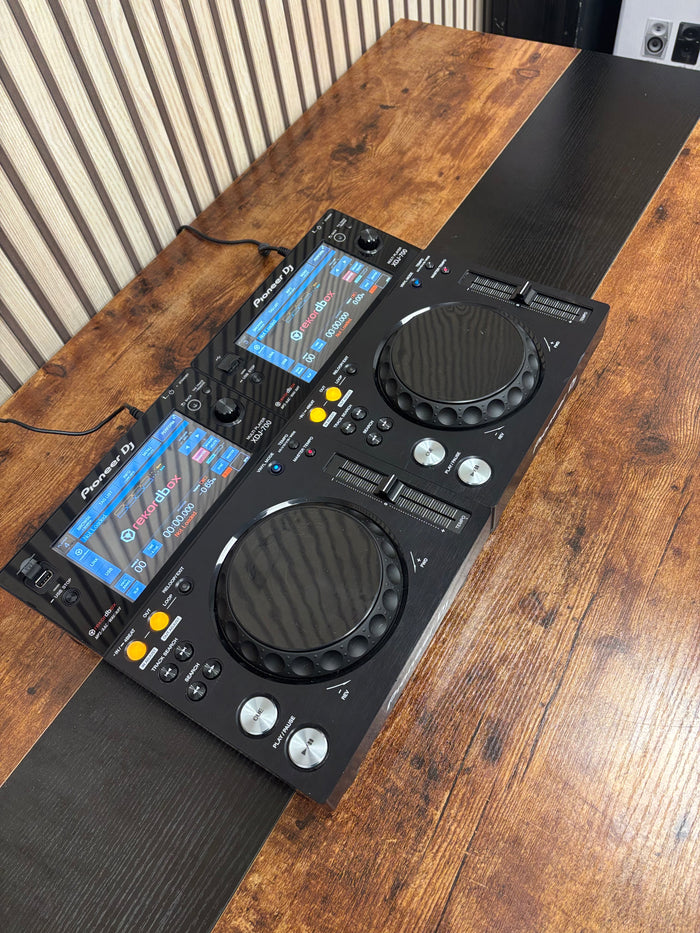 Pioneer XDJ-700 Compact Digital Turntable Pair