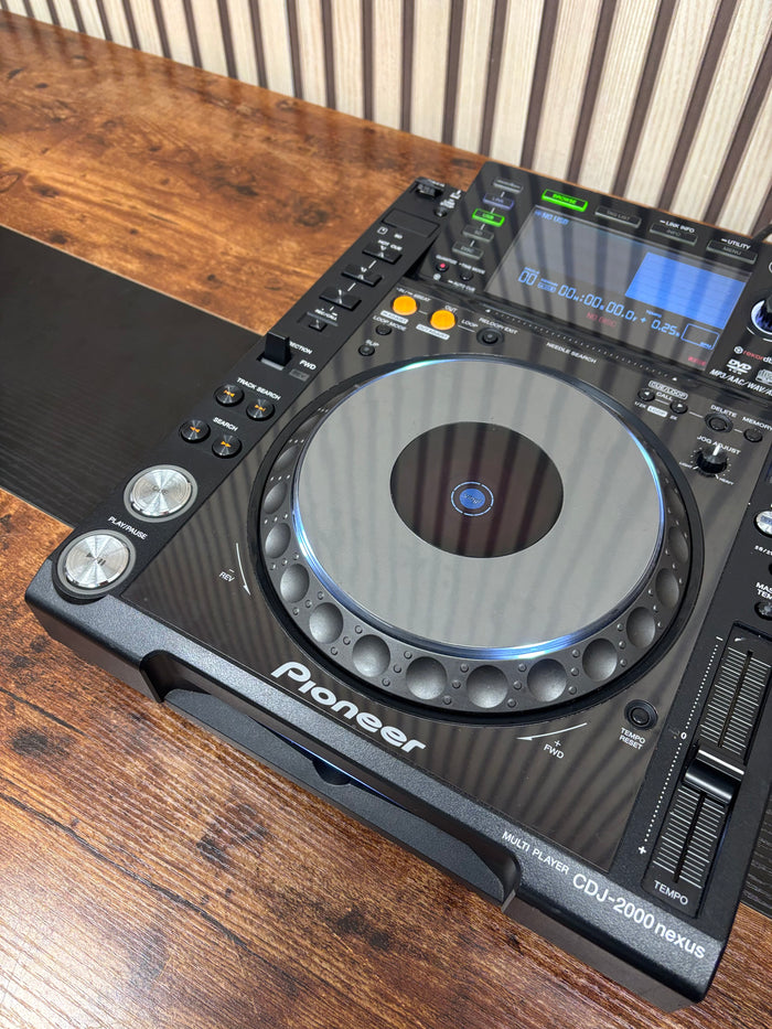 Pioneer CDJ-2000NXS Pro DJ Turntable