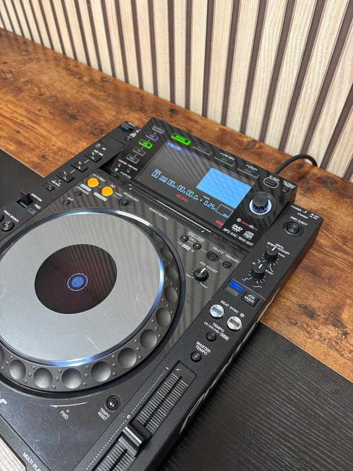Pioneer CDJ-2000NXS Pro DJ Turntable