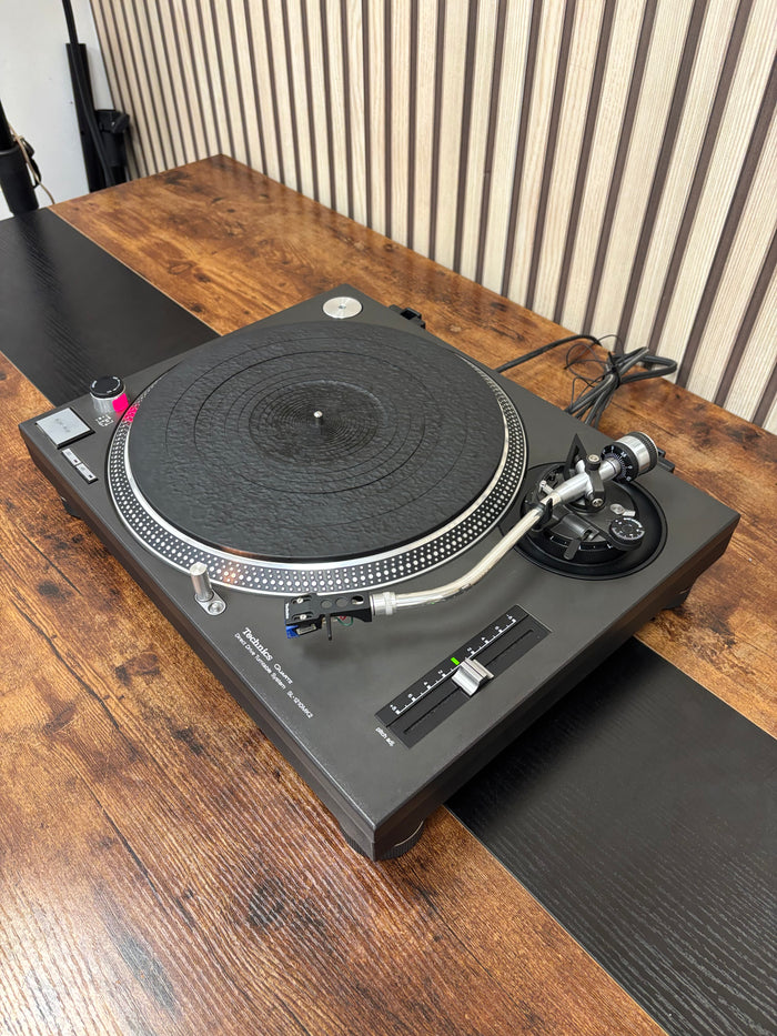 Technics SL-1210MK2 Direct Drive Vinyl Turntable