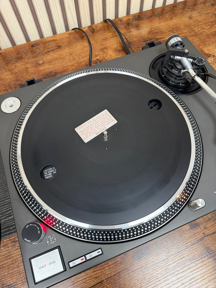 Technics SL-1210MK2 Turntable