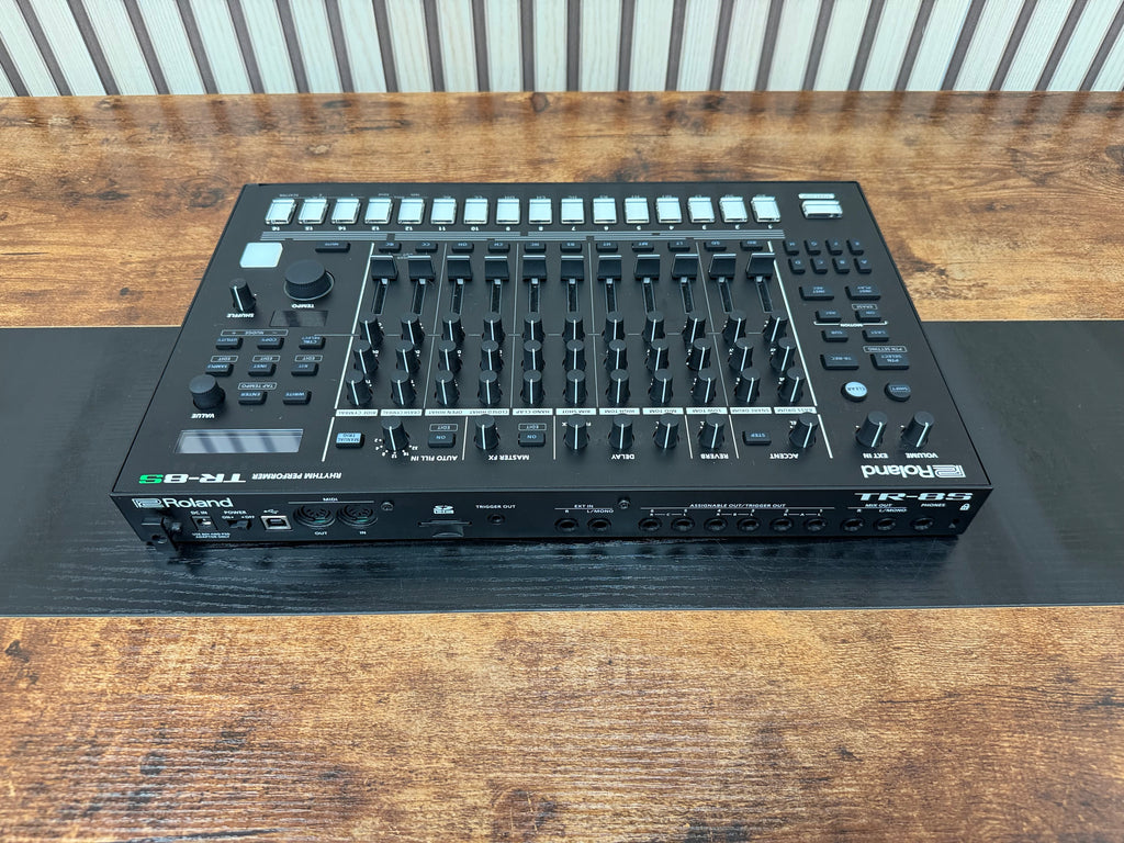 Roland TR-8S Drum machine