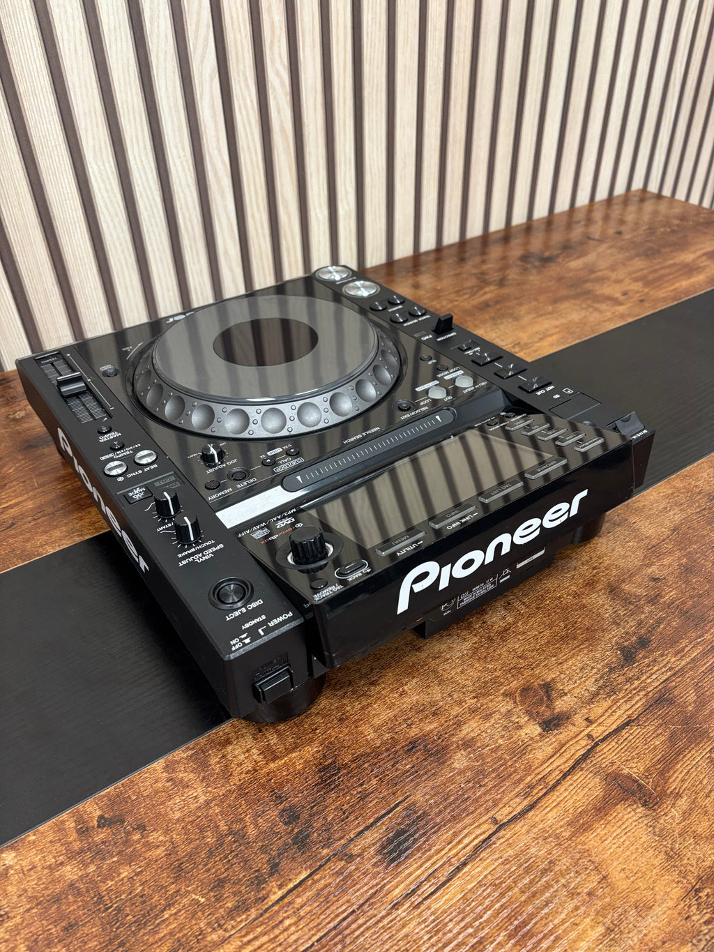 Pioneer CDJ-2000NXS Pro DJ Turntable