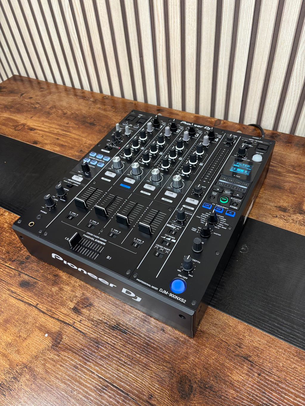 Pioneer DJM-900NXS2 4-Channel DJ Mixer