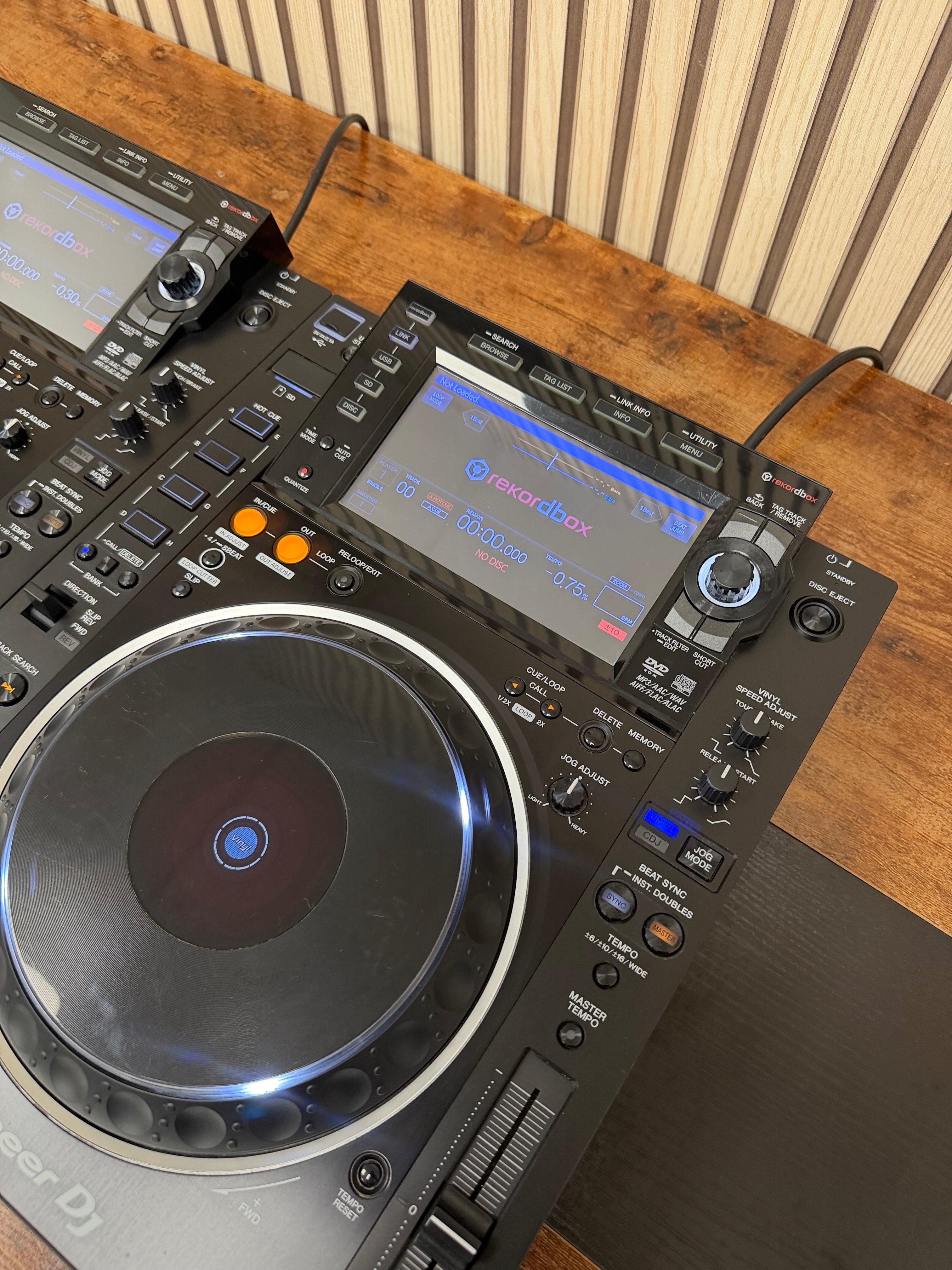 Pioneer CDJ-2000NXS2 Media Player Pair