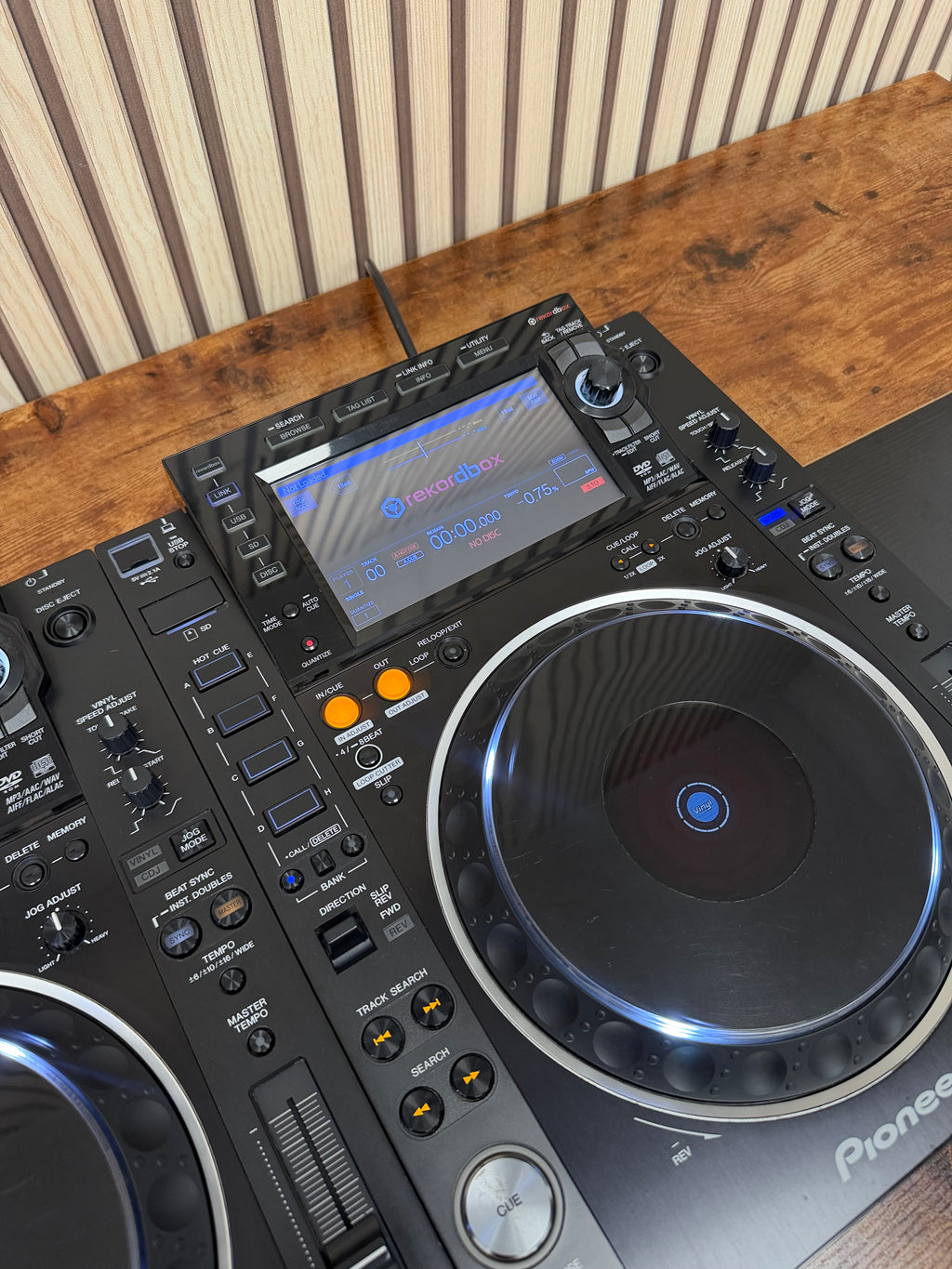 Pioneer CDJ-2000NXS2 Media Player Pair
