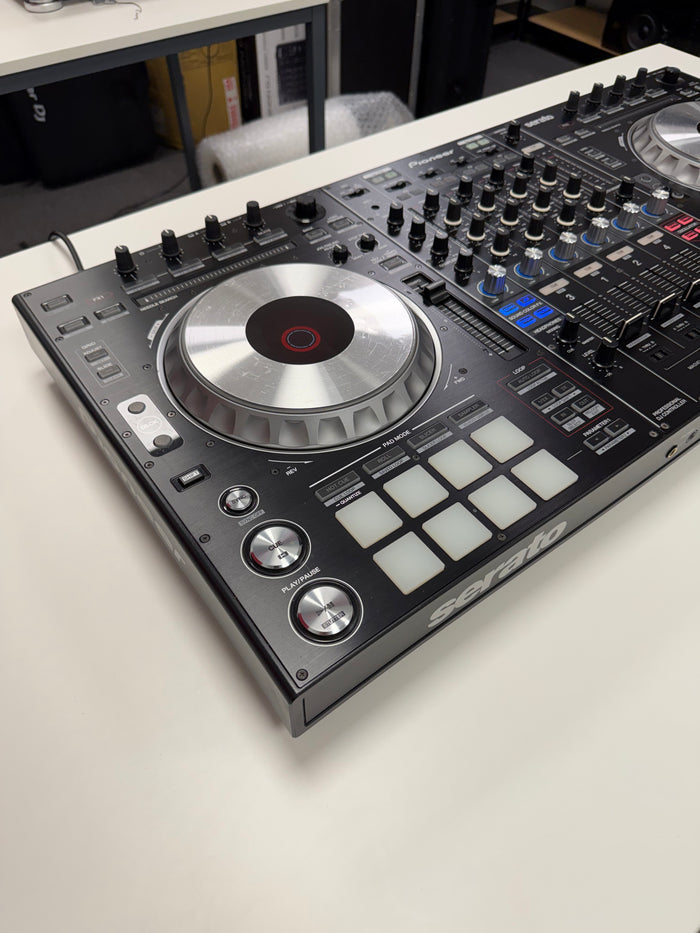Pioneer DDJ-SZ Controller