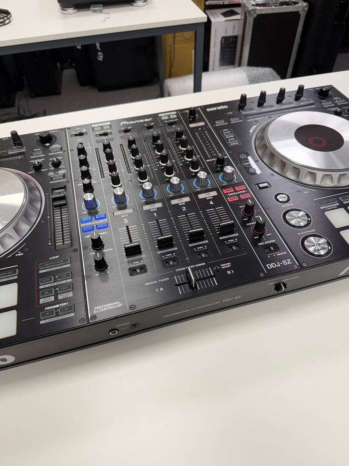 Pioneer DDJ-SZ Controller