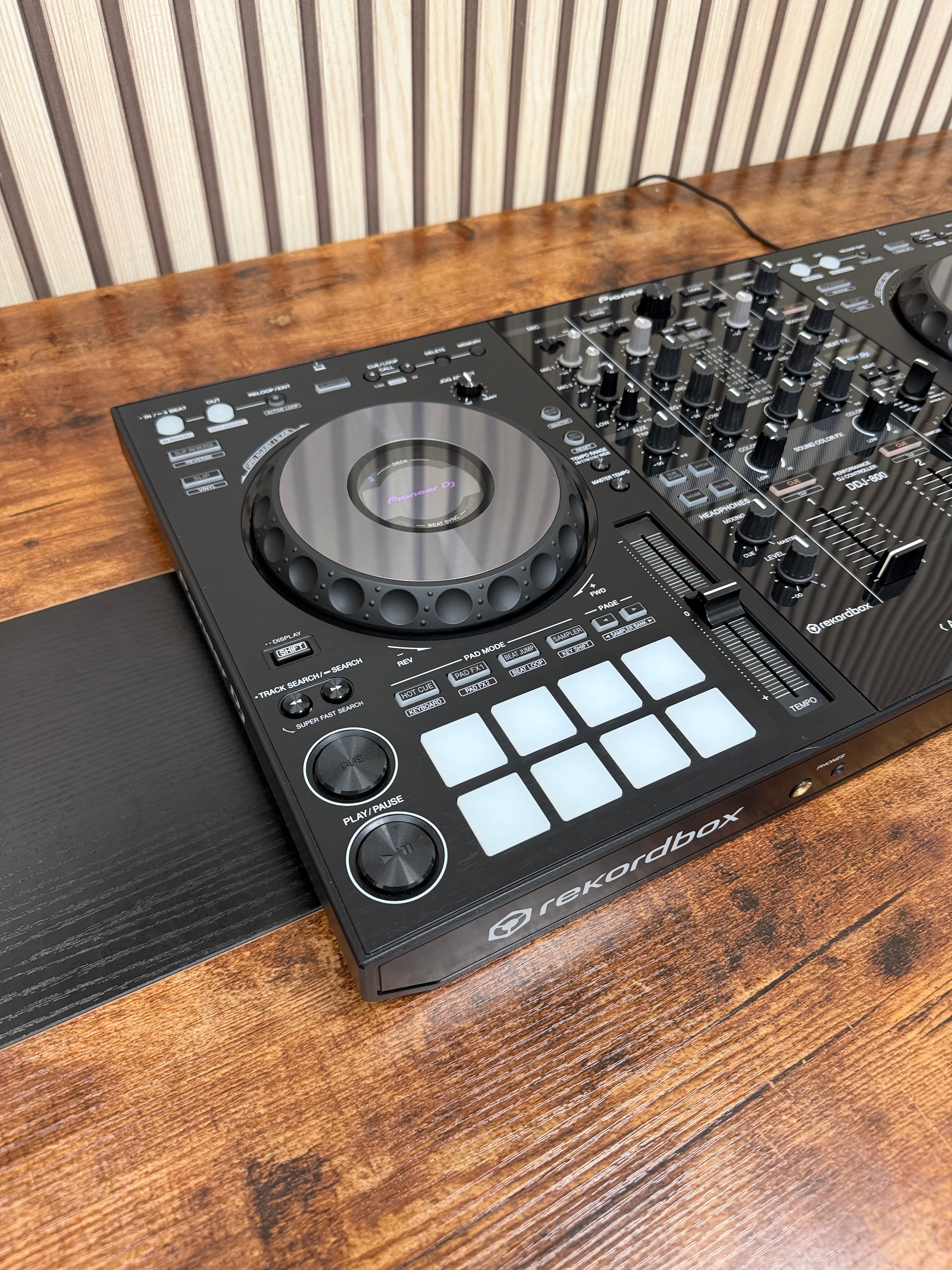 Pioneer DDJ-800 DJ Controller