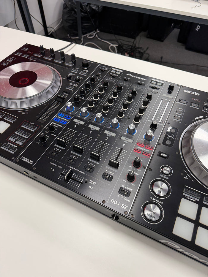Pioneer DDJ-SZ Controller