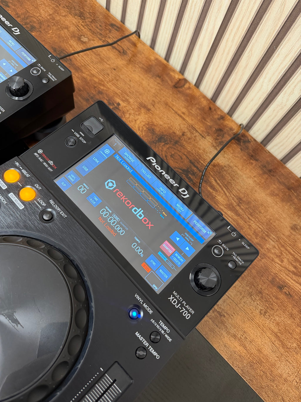 Pioneer XDJ-700 Media Player Pair