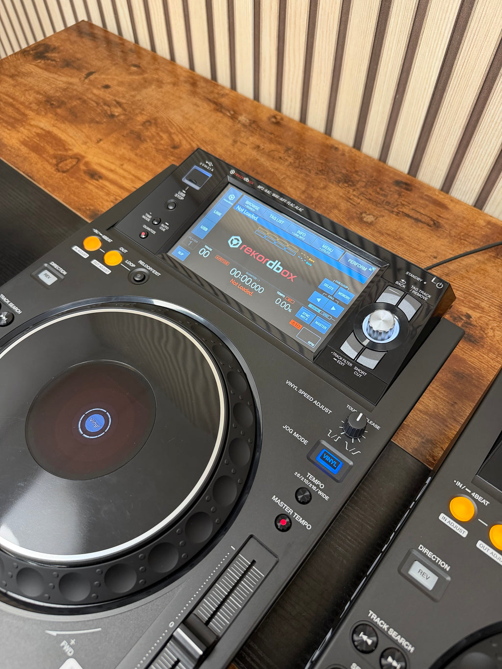 Pioneer DJ XDJ-1000MK2 Digital Turntable Pair