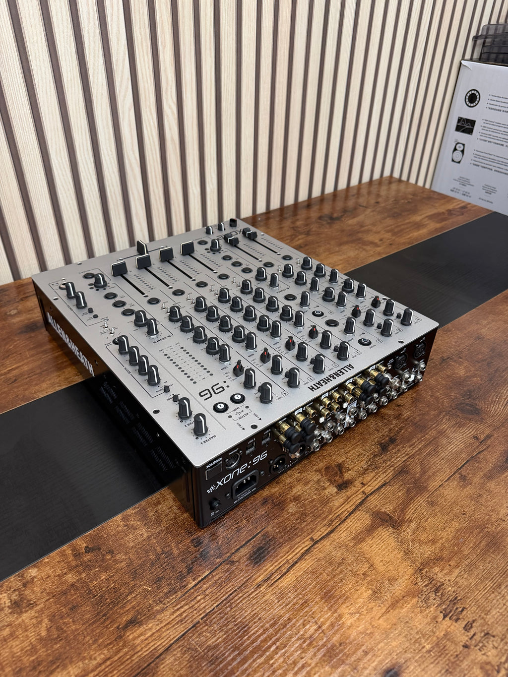 Allen & Heath Xone:96 Analogue DJ Mixer