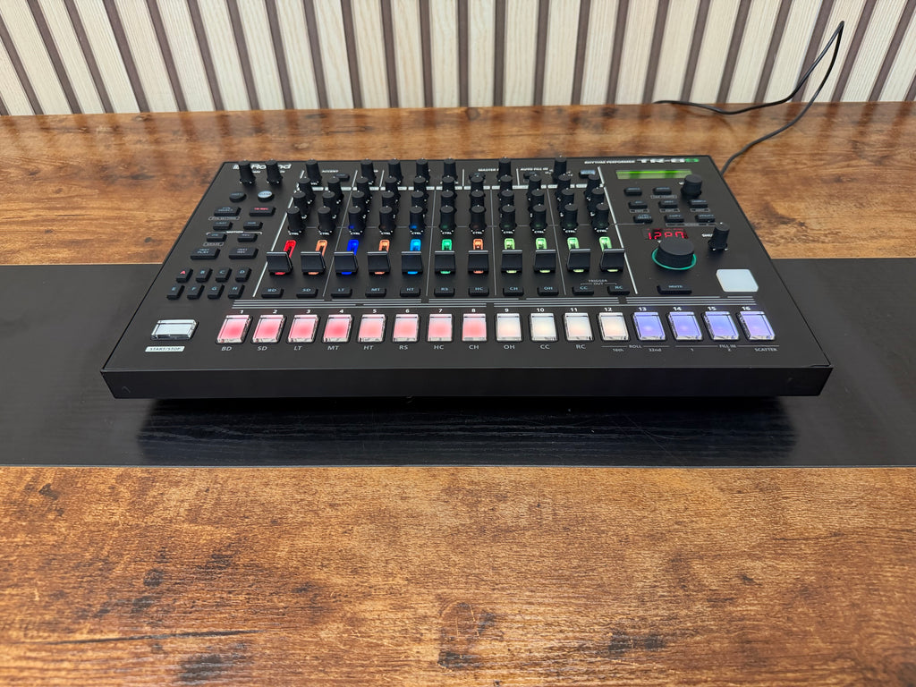 Roland TR-8S Drum machine