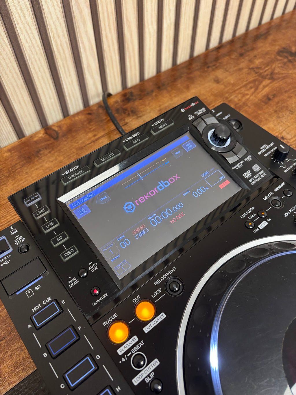 Pioneer CDJ-2000NXS2 Pro DJ Turntable