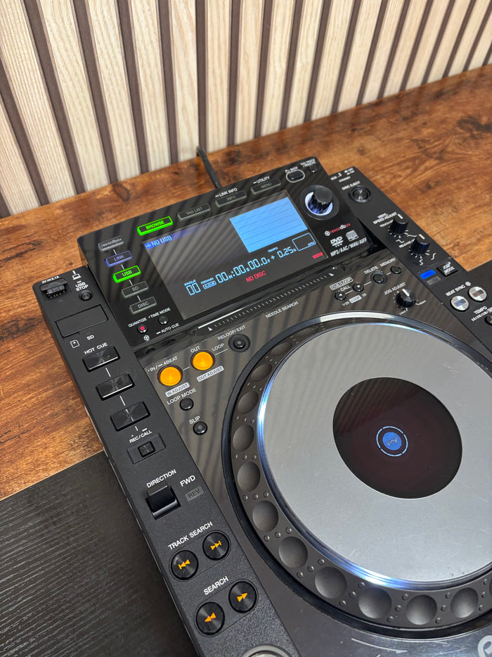 Pioneer CDJ-2000NXS Pro DJ Turntable