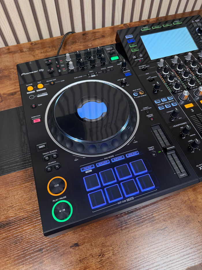 Pioneer XDJ-XZ Standalone Controller