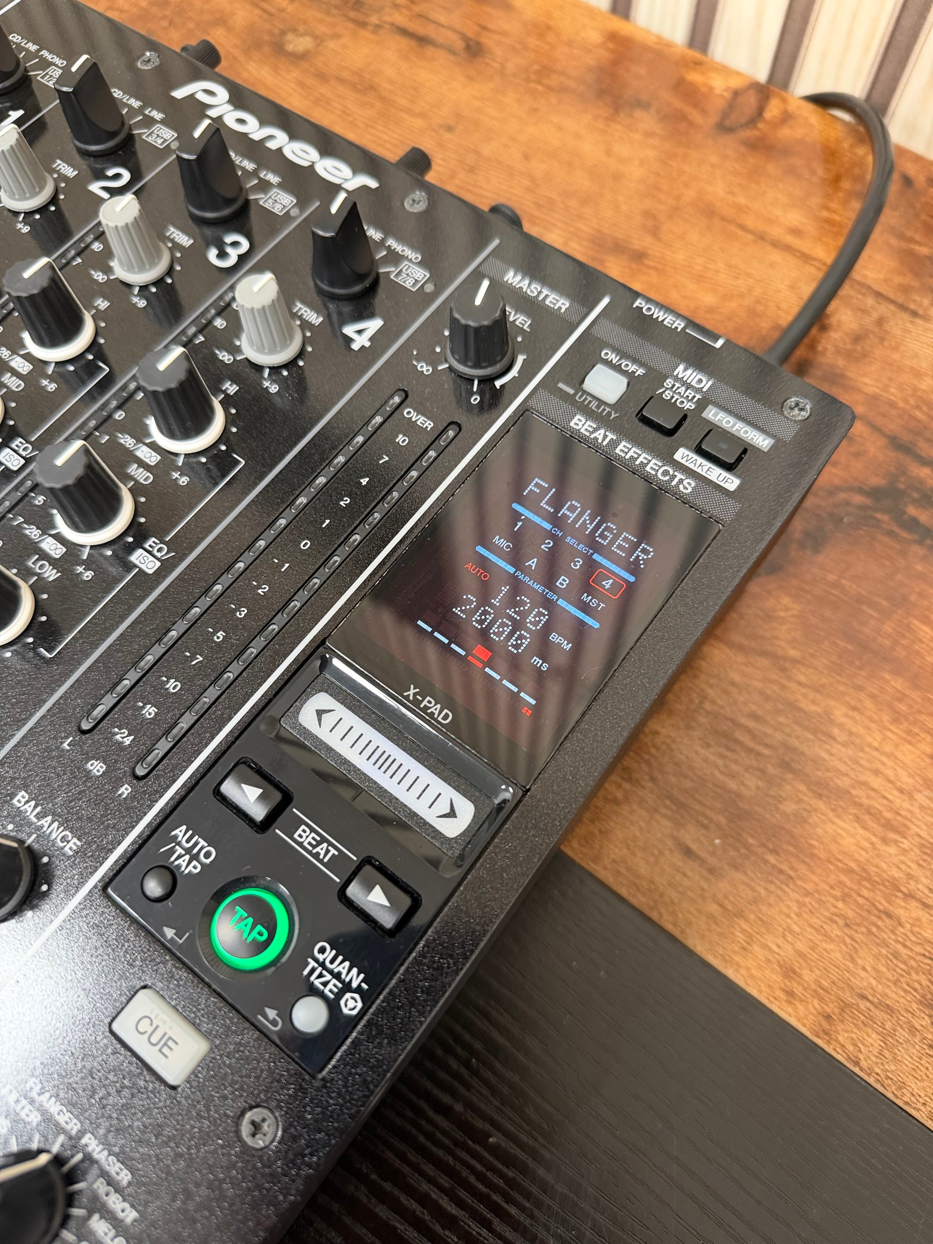 Pioneer DJM-900NXS 4-Channel DJ Mixer