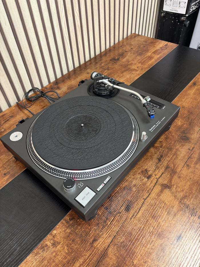 Technics SL-1210MK2 Direct Drive Vinyl Turntable