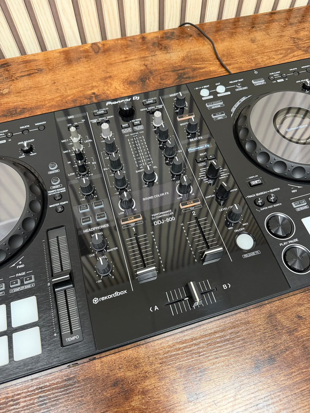 Pioneer DDJ-800 DJ Controller