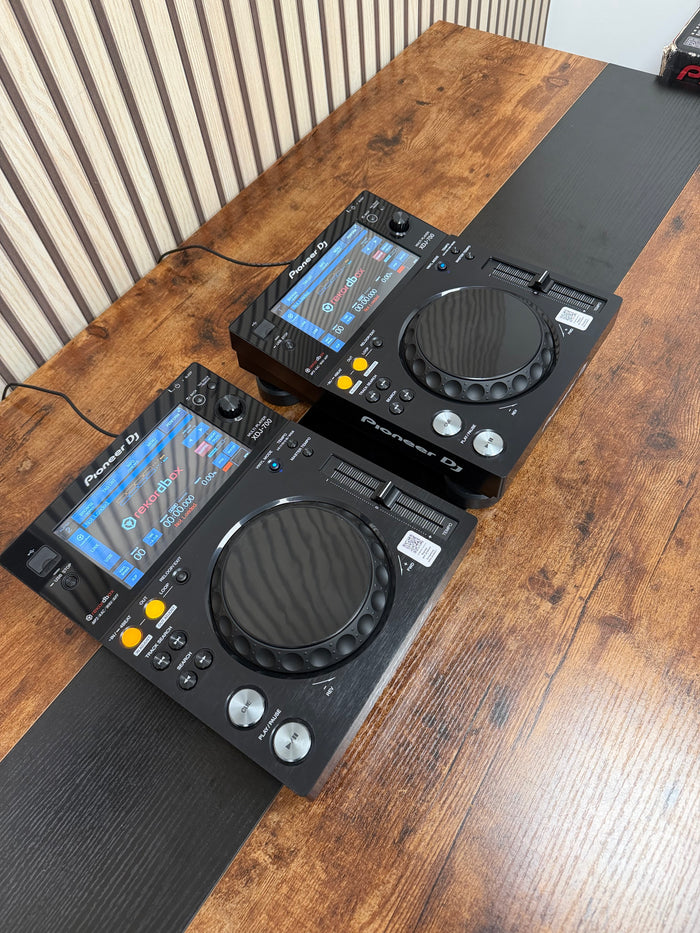 Pioneer XDJ-700 Media Player Pair