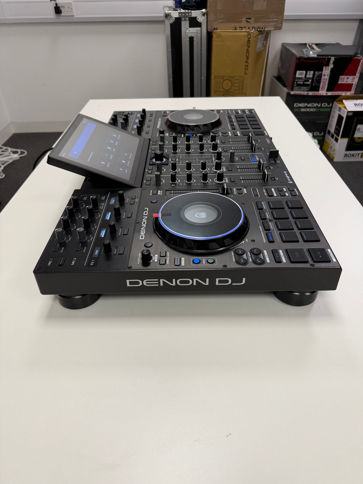 Denon Prime 4 + Standalone DJ Controller