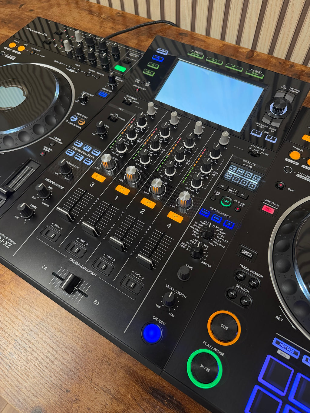 Pioneer XDJ-XZ Standalone Controller