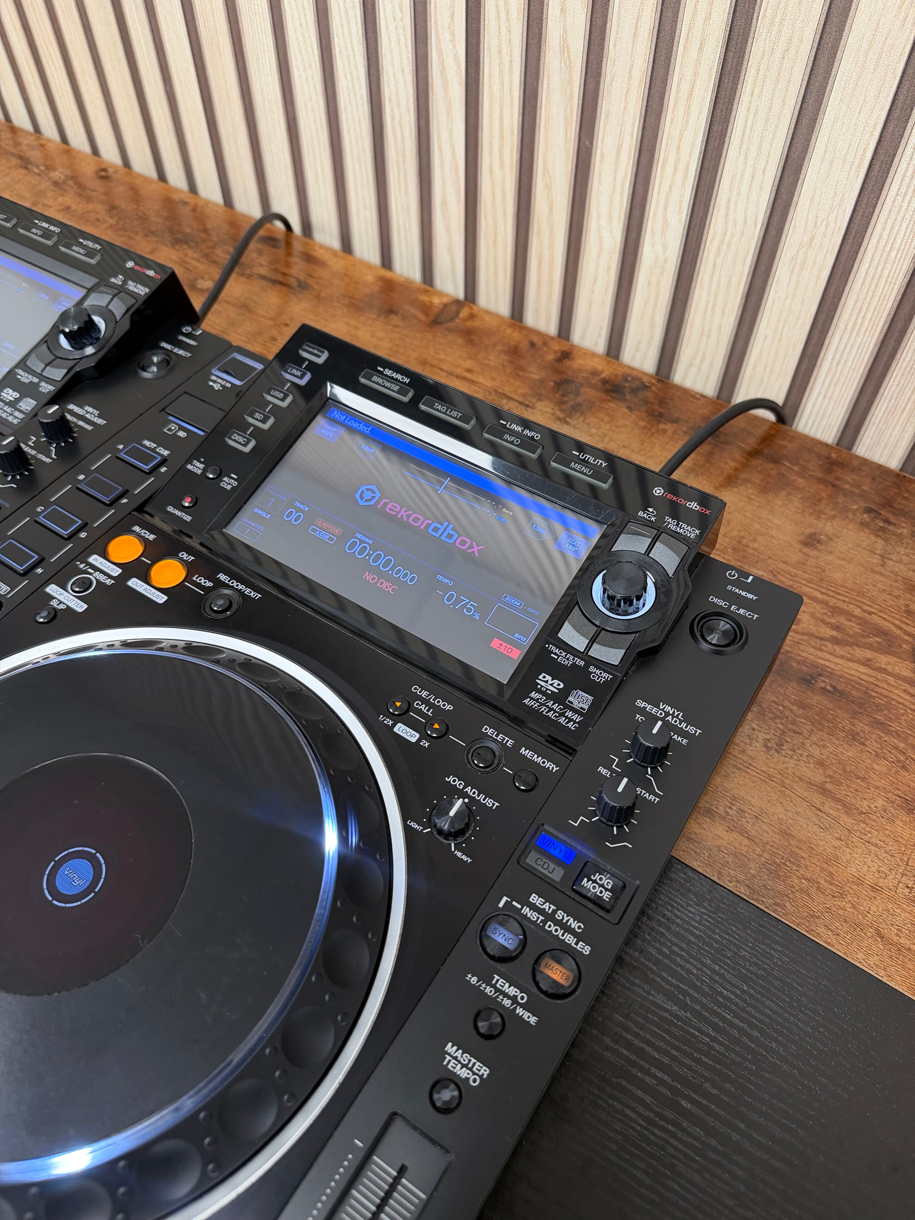 Pioneer CDJ-2000NXS2 Media Player Pair