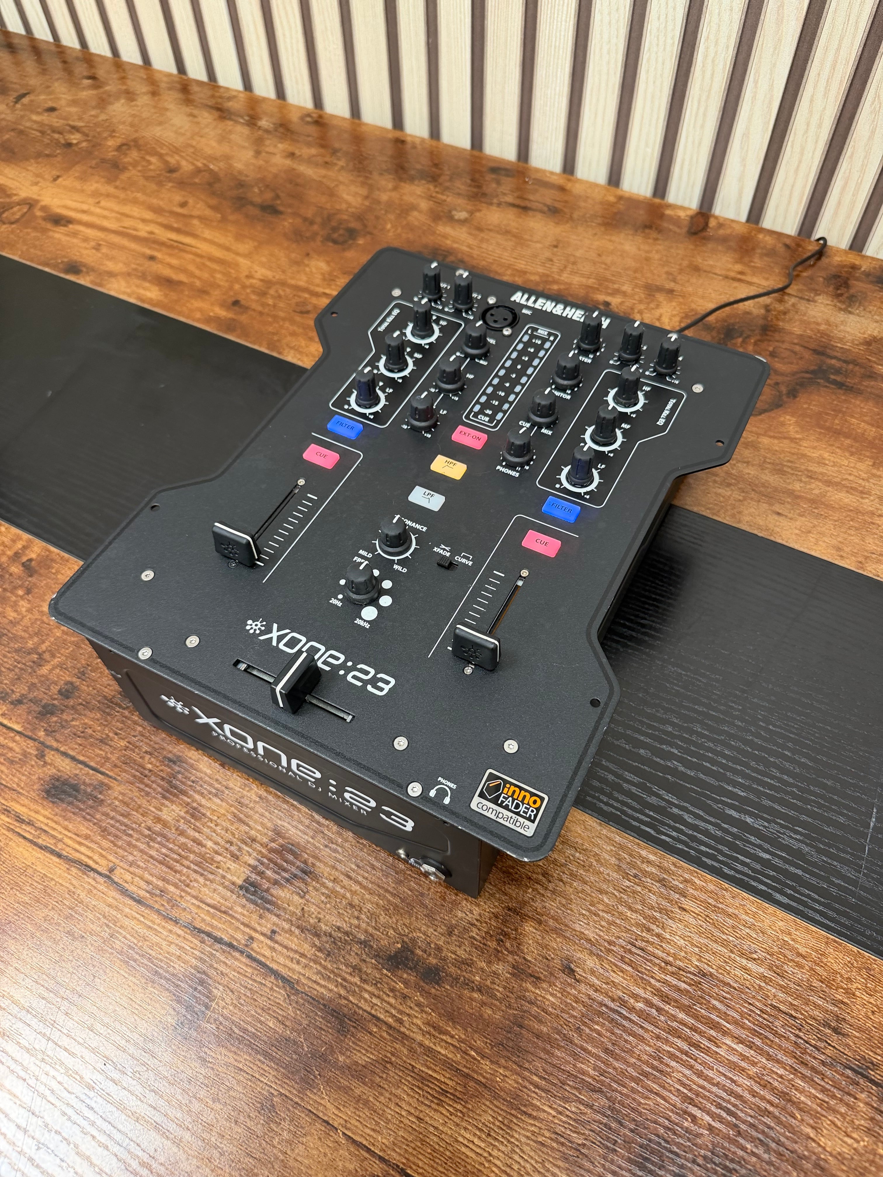 Allen & Heath Xone:23 Analogue DJ Mixer