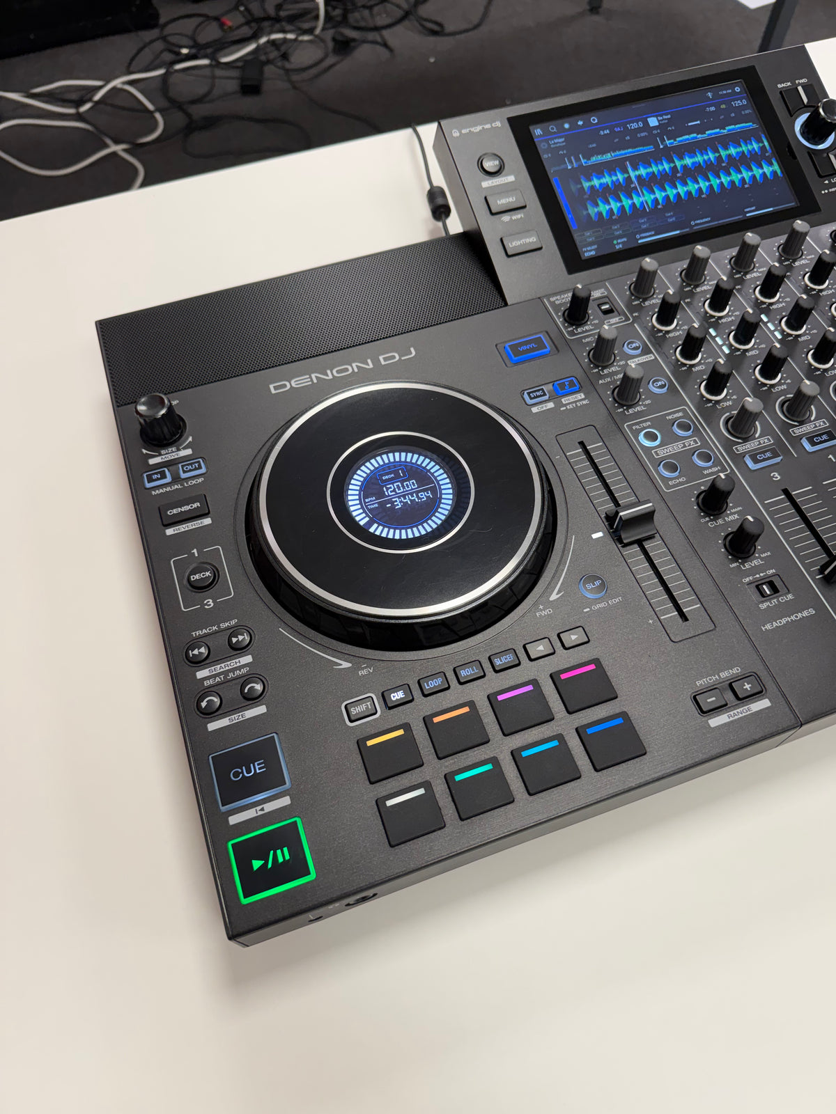Denon SC-LIVE4 Standalone DJ Controller