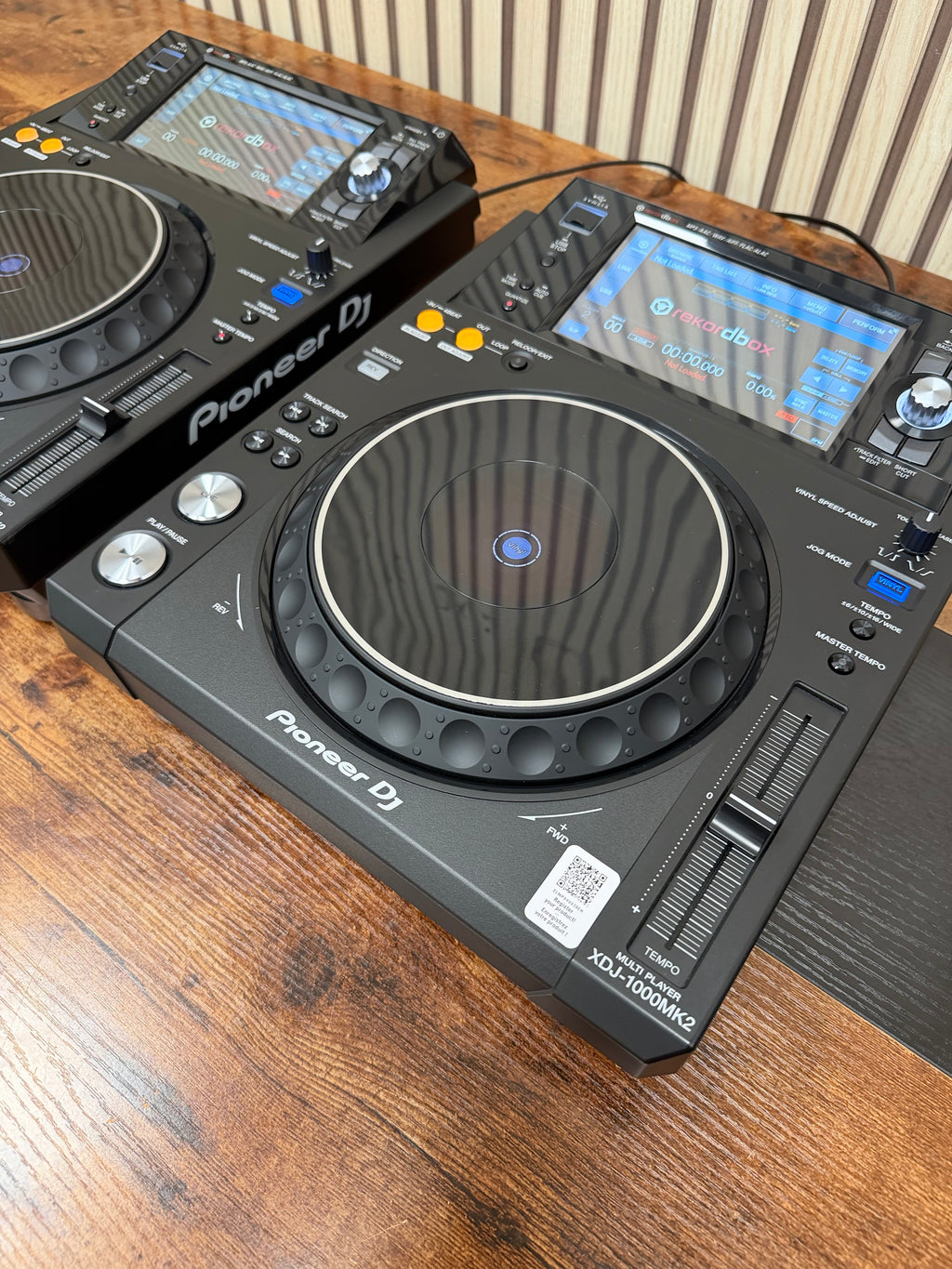 Pioneer DJ XDJ-1000MK2 Digital Turntable Pair
