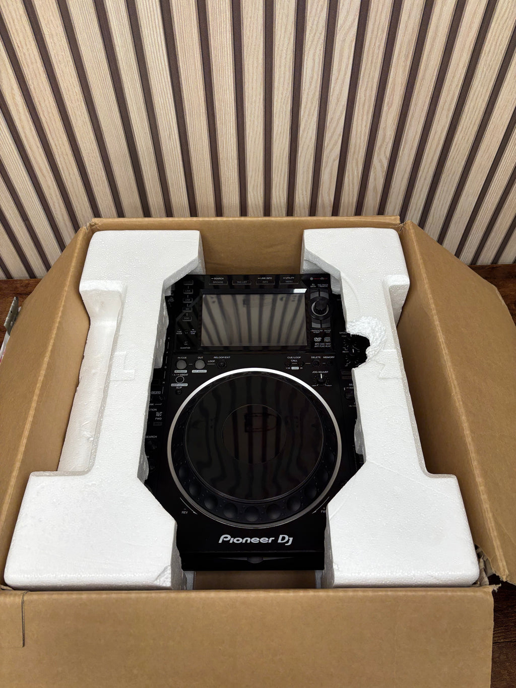 Pioneer CDJ-2000NXS2 Pro DJ Turntable