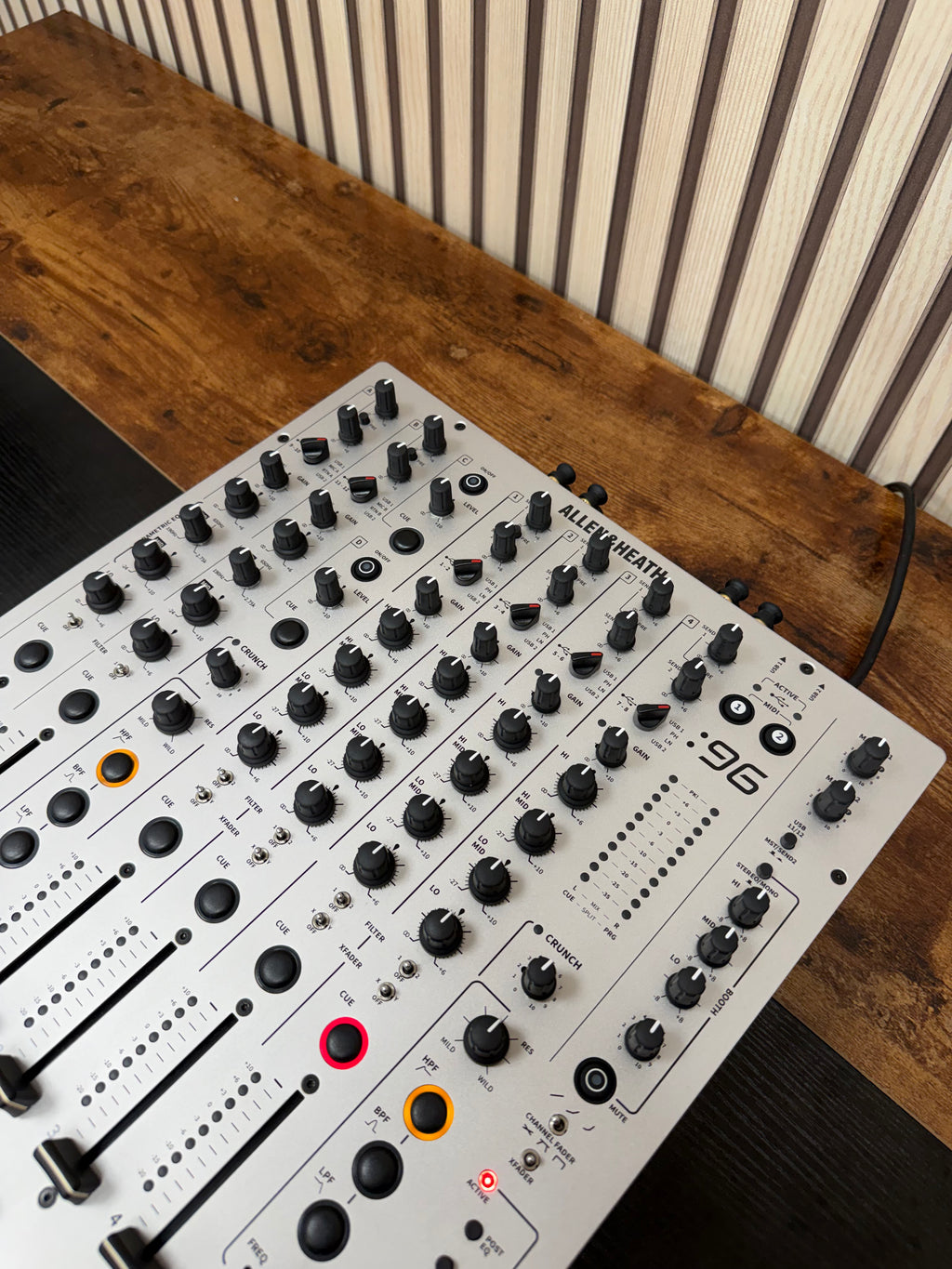Allen & Heath Xone:96 Analogue DJ Mixer