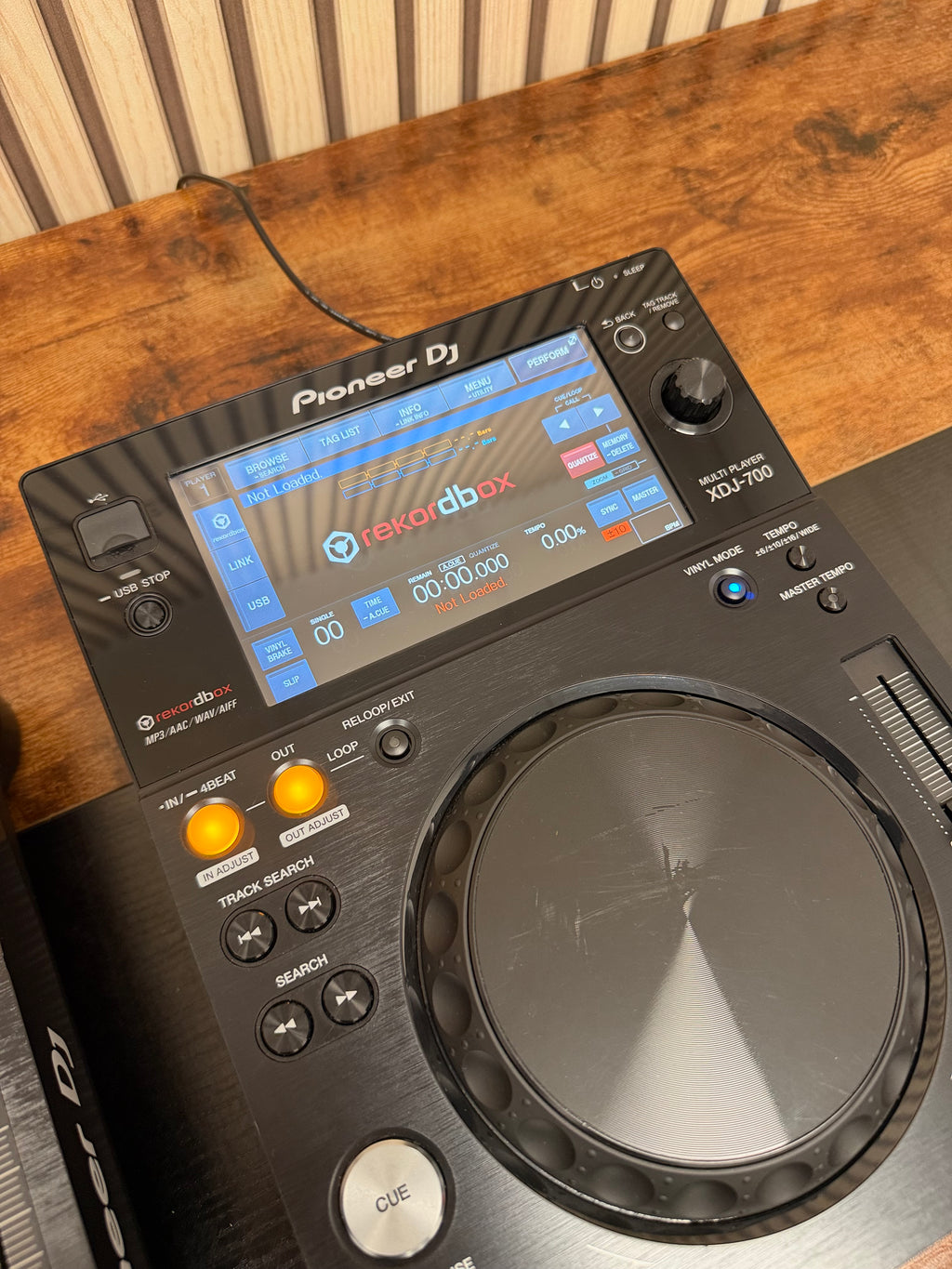 Pioneer XDJ-700 Media Player Pair