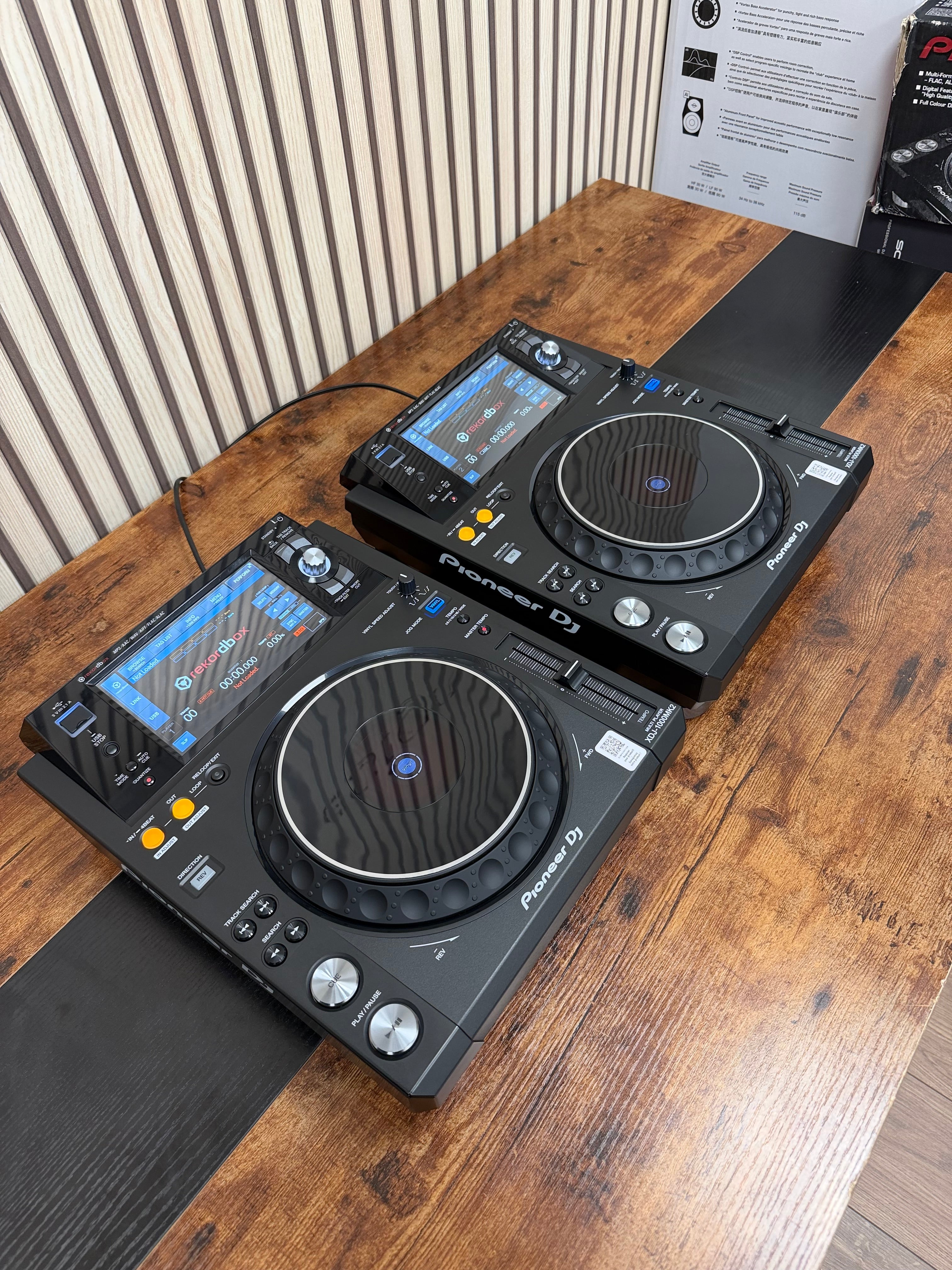 Pioneer DJ XDJ-1000MK2 Digital Turntable Pair