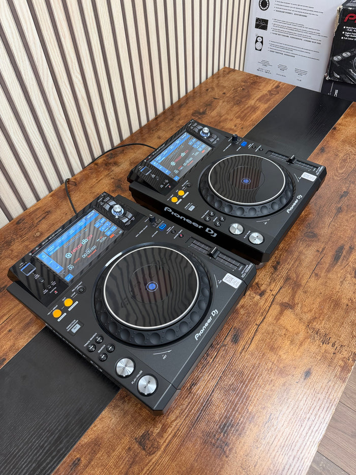 Pioneer DJ XDJ-1000MK2 Digital Turntable Pair