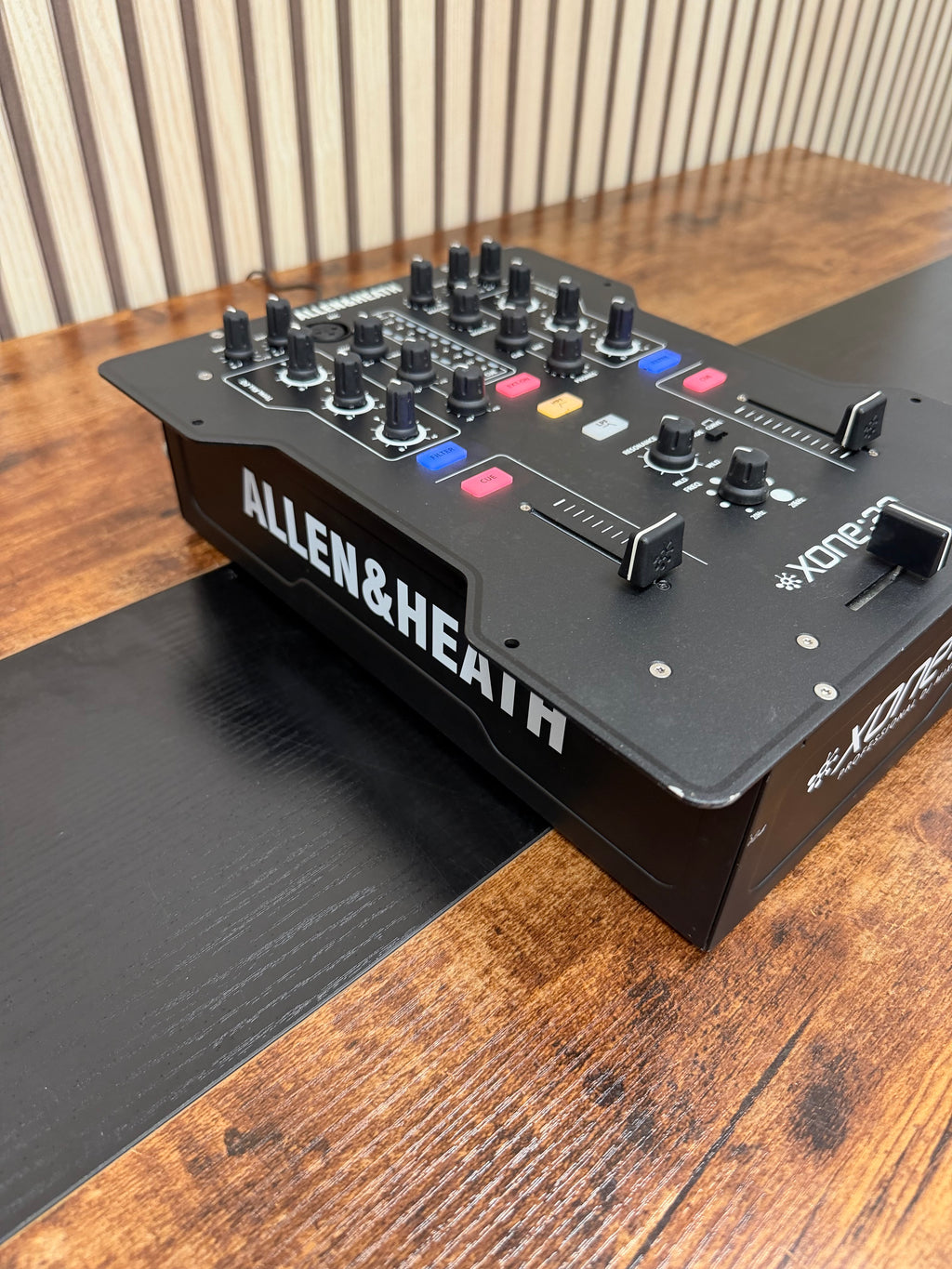 Allen & Heath Xone:23 Analogue DJ Mixer