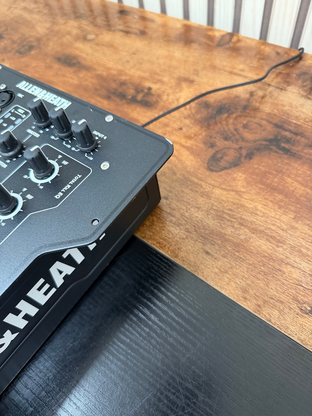 Allen & Heath Xone:23 Analogue DJ Mixer