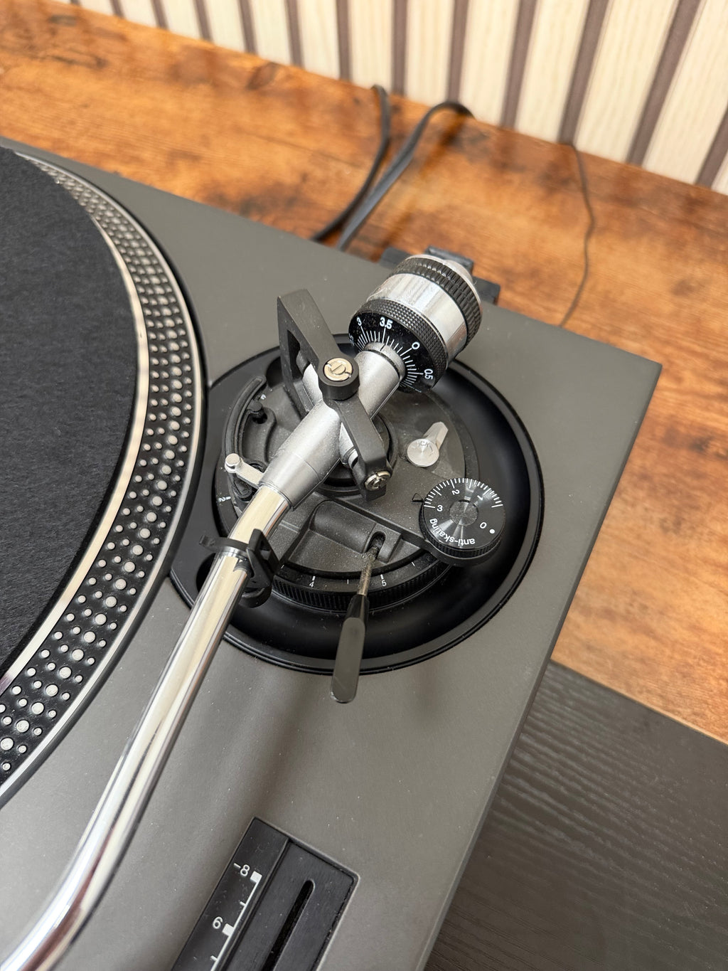 Technics SL-1210MK2 Turntable