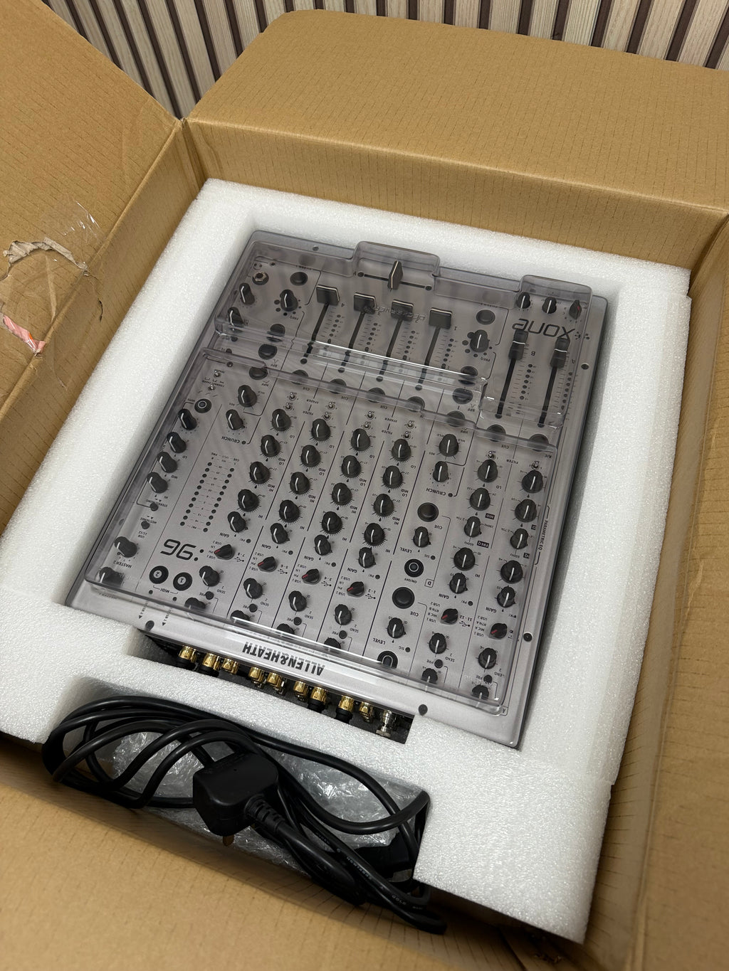 Allen & Heath Xone:96 Analogue DJ Mixer