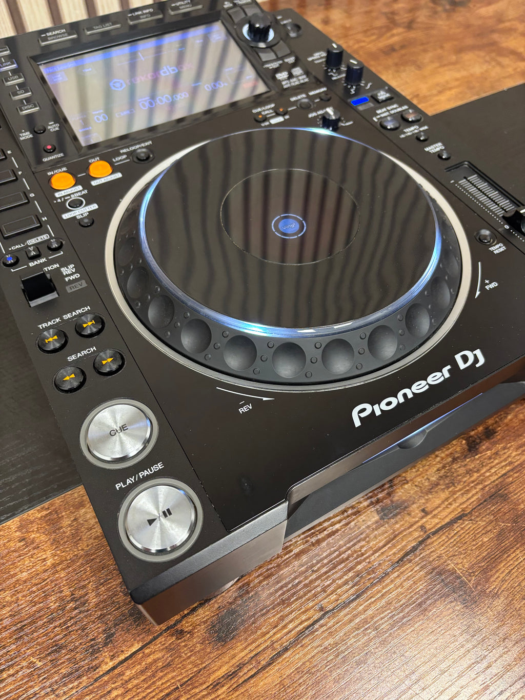 Pioneer CDJ-2000NXS2 Pro DJ Turntable