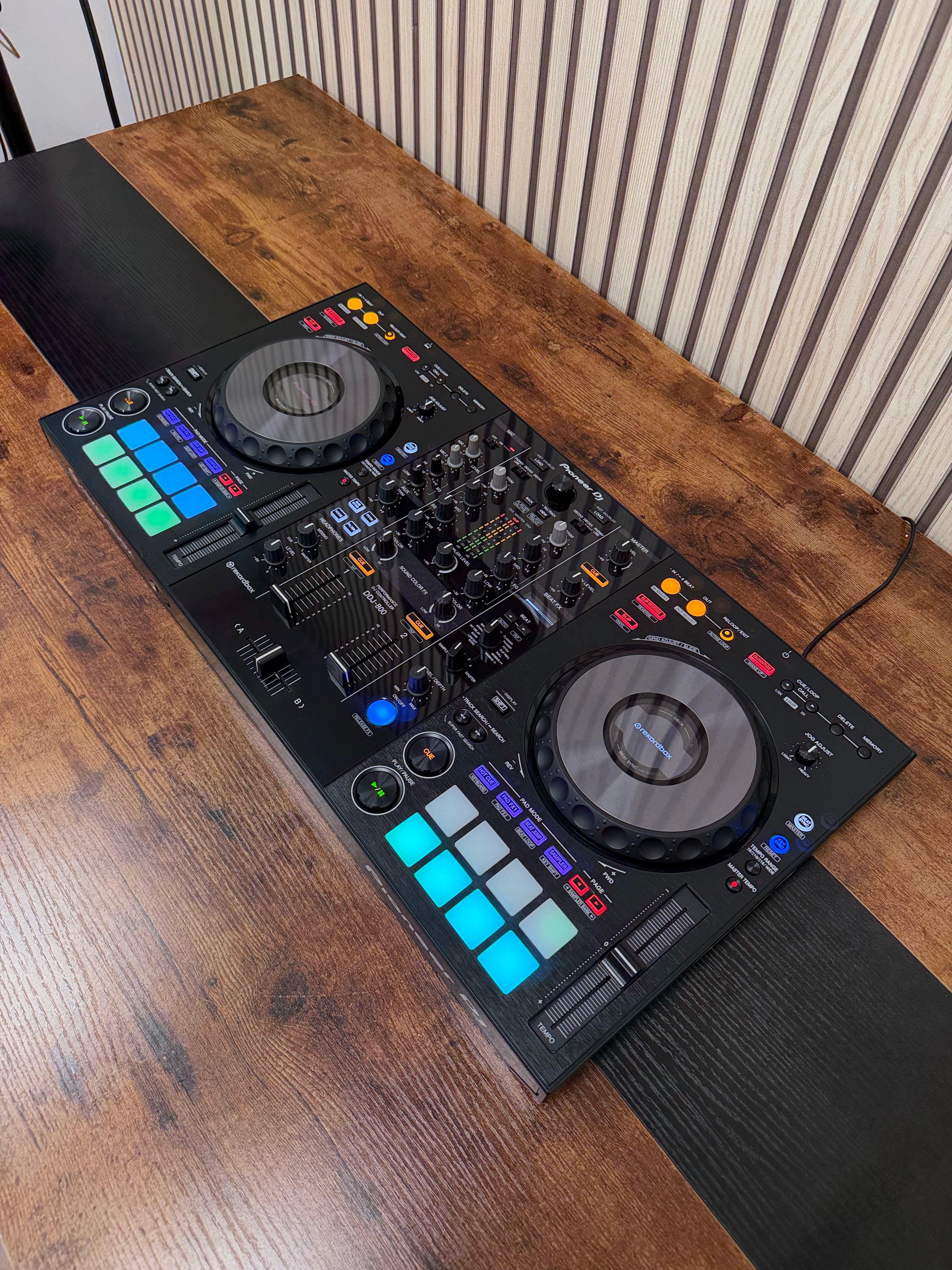 Pioneer DDJ-800 DJ Controller