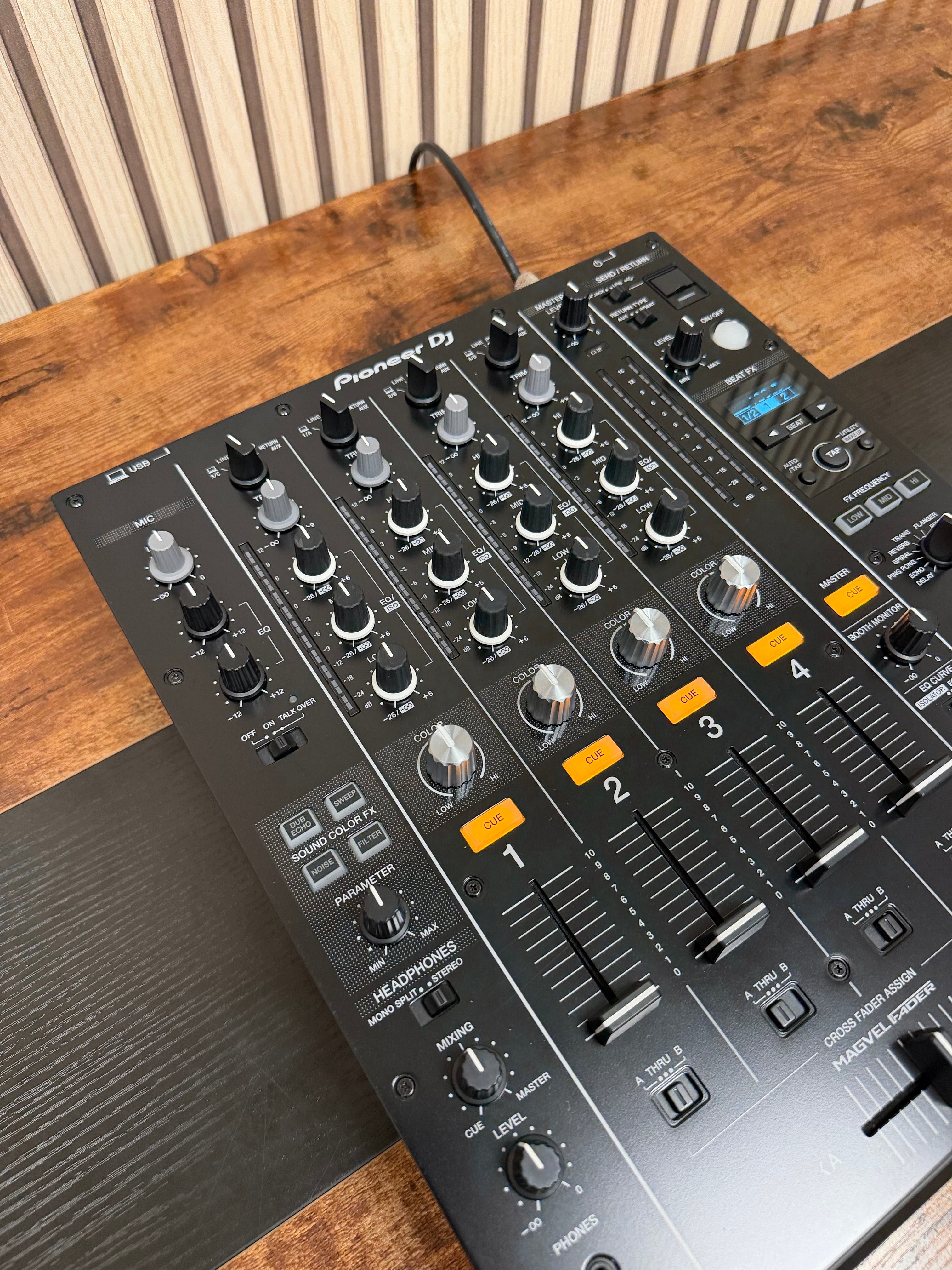 Pioneer DJ DJM-750MK2 4-Channel DJ Mixer