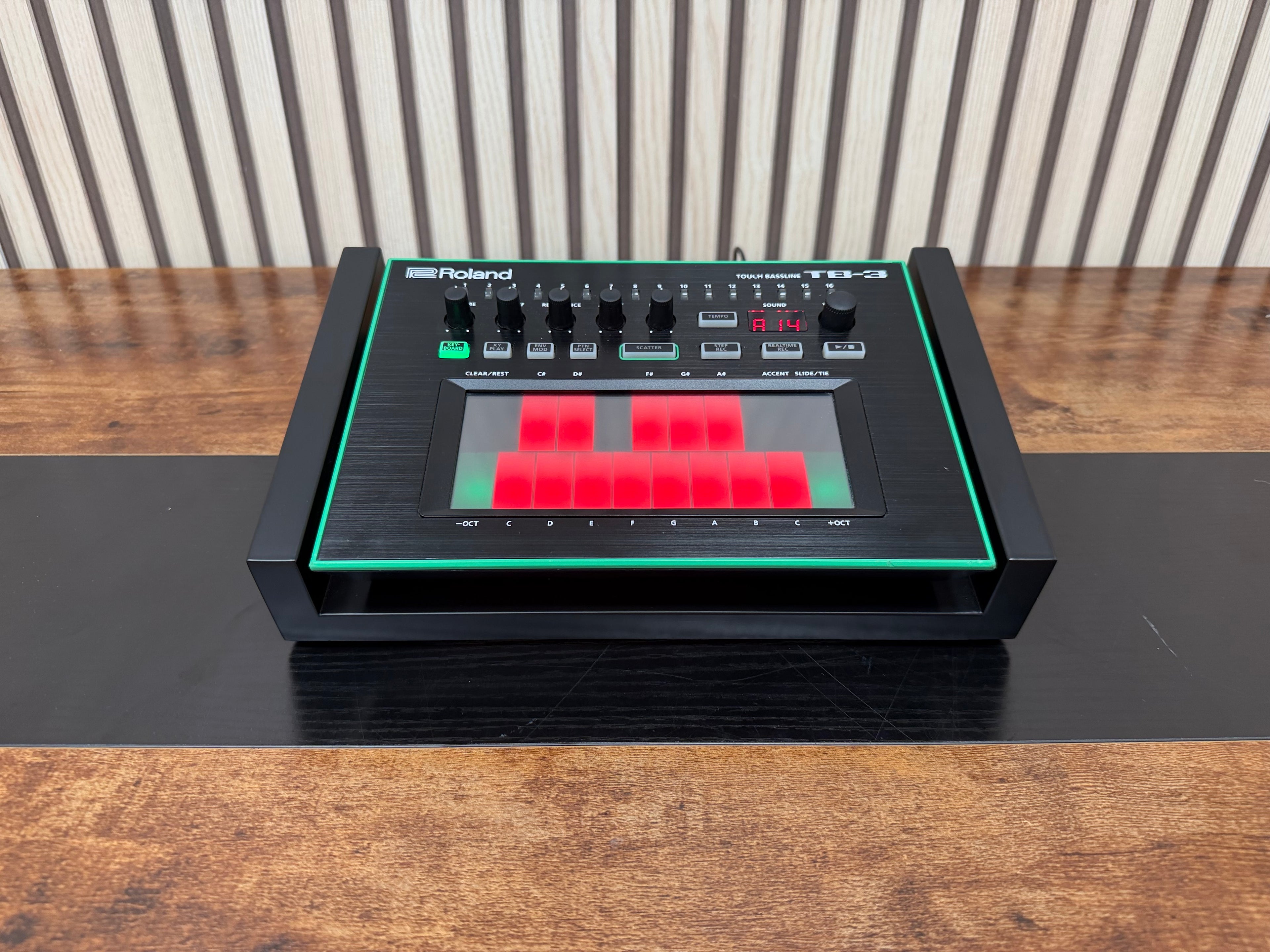 Roland TB-3 Synthesiser