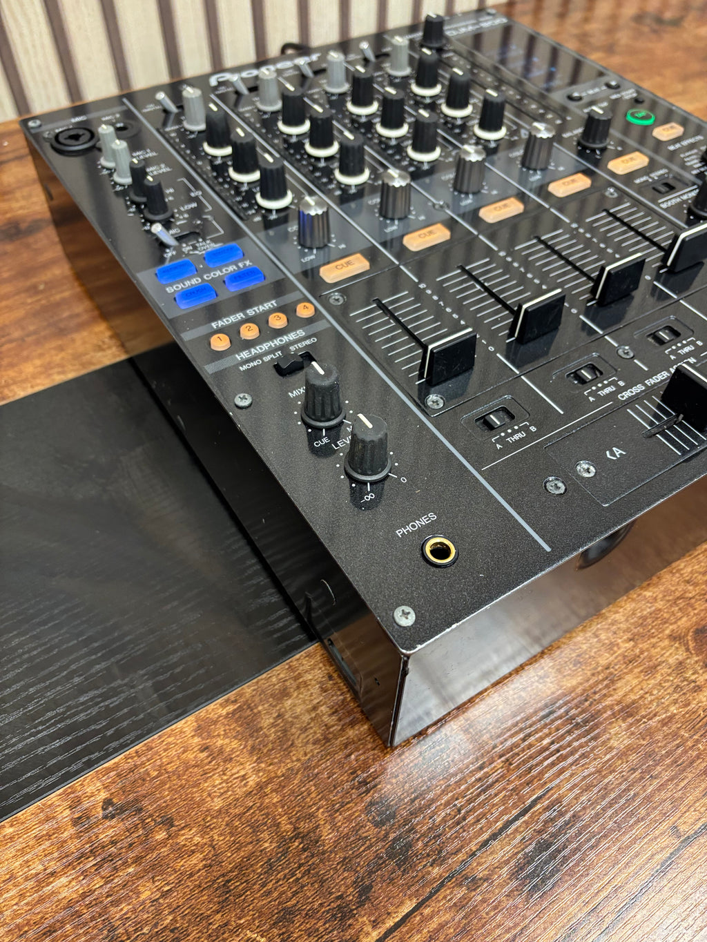 Pioneer DJM-800 4-Channel Pro DJ Mixer